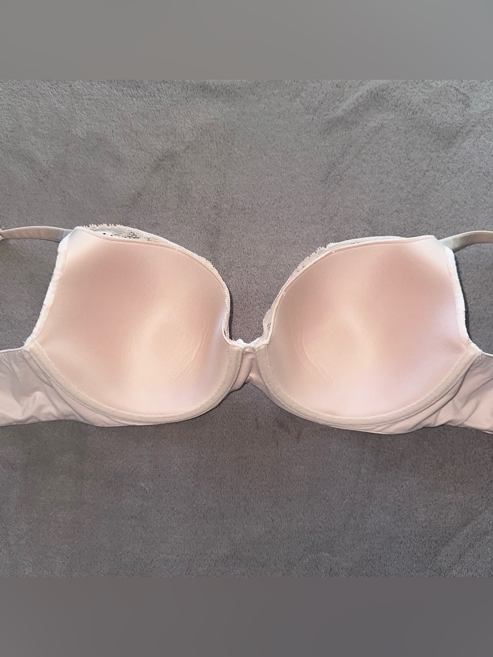 Victoria's Secret Lace Underwire Bra in Light Pink - Picture 4 of 7
